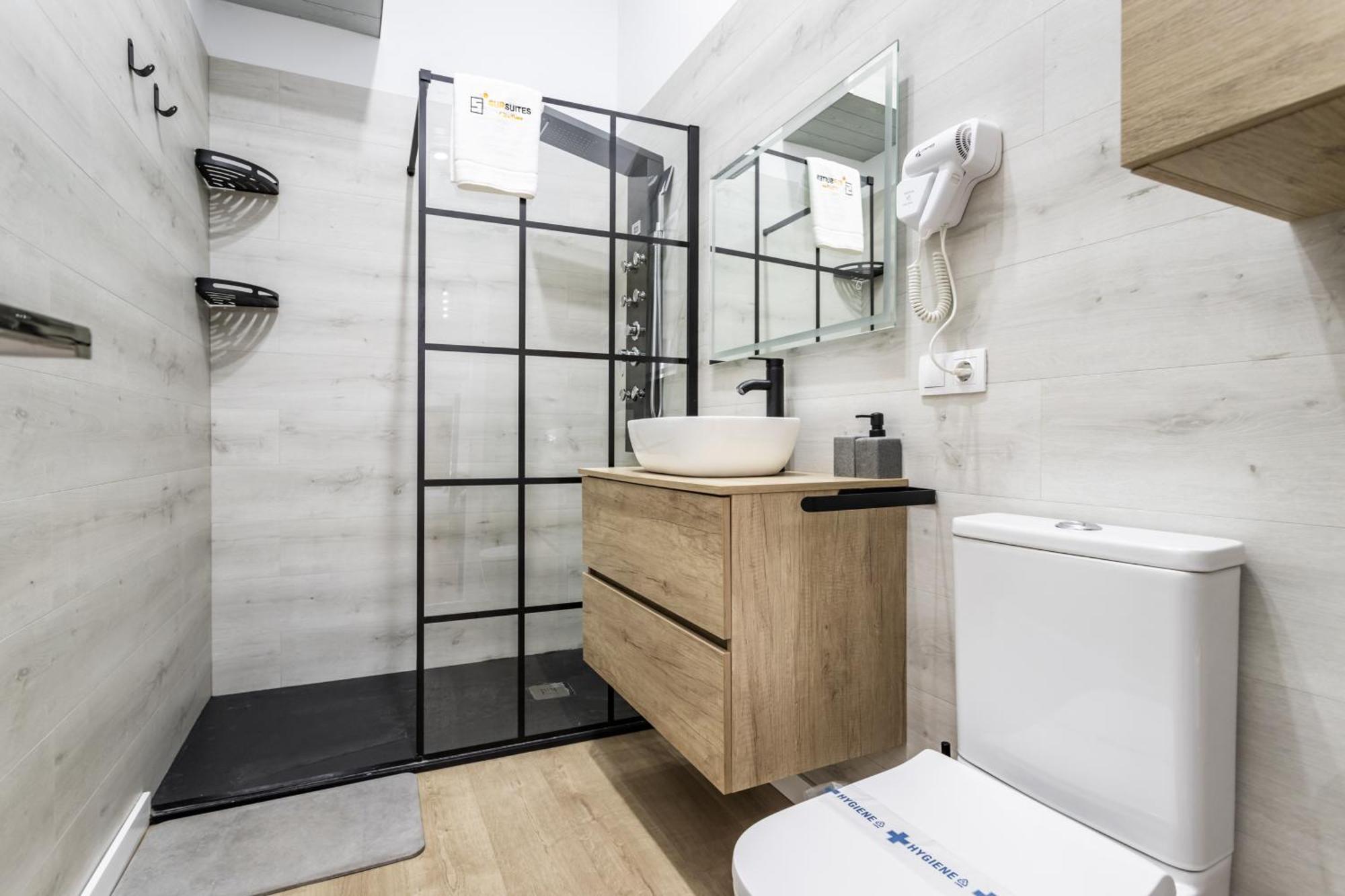 Sur Suites 2 Estudios Industriales Фуэнхирола Экстерьер фото